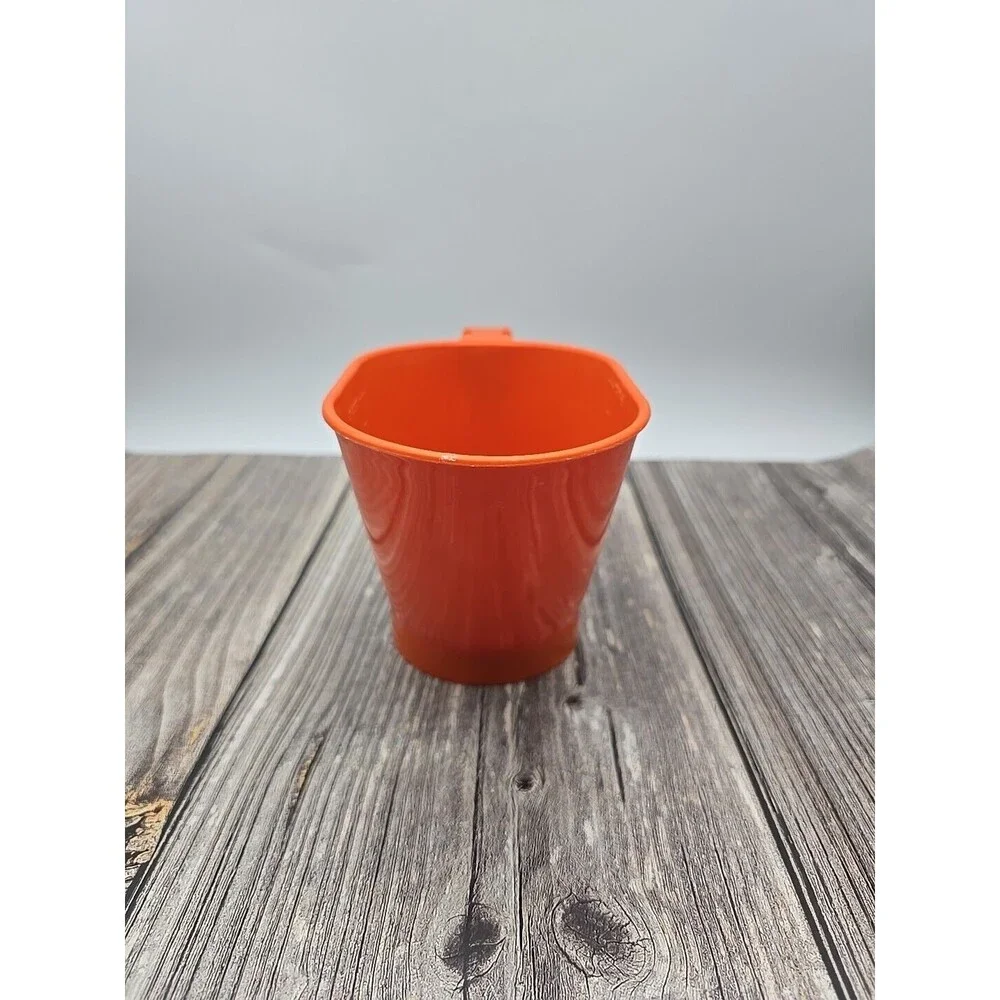 Vintage Rubbermaid Hand Held 3-Cup Sifter Orange Heavy Duty Plastic 2748